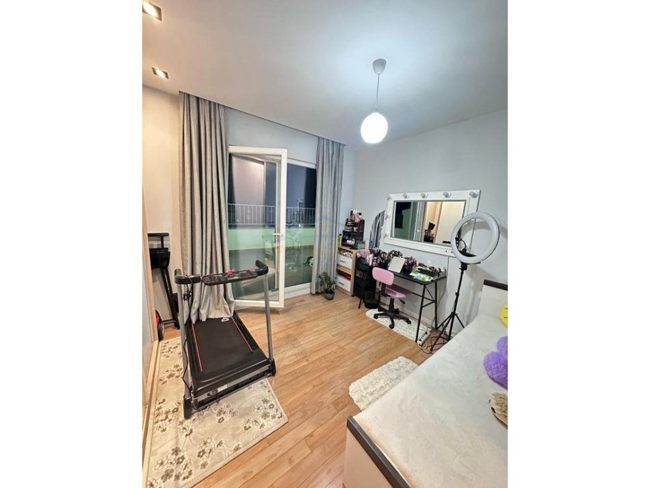 Tirane, shitet apartament 2+1 Kati 9, 74 m² 140.000 € (Rruga 3 Deshmoret)