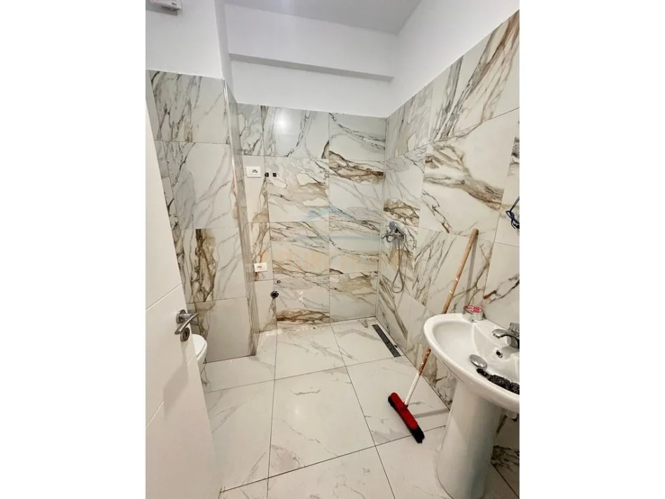 Tirane, shitet apartament 1+1 Kati 7, 68 m² 120.000 € 