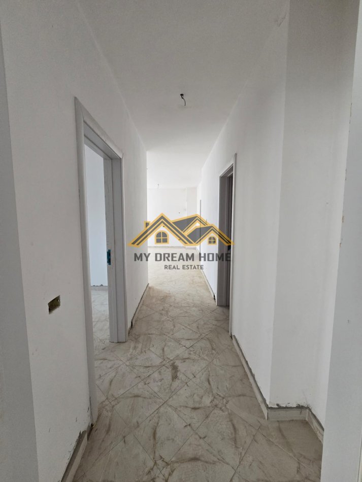 Durres, shitet apartament 2+1 Kati 6, 118 m² 240.000 € (Vollga)