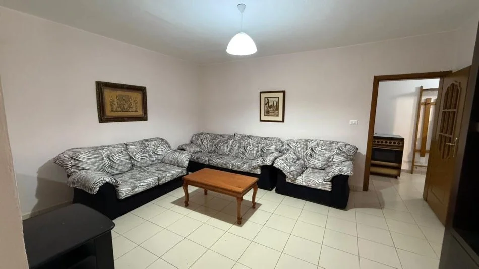 Tirane, jepet me qera apartament 2+1 Kati 1, 90 m² 500 € (Varri Bamit)