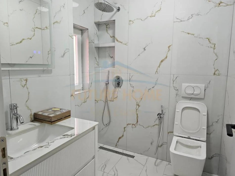 Tirane, jepet me qera apartament 2+1 Kati 4, 90 m² 750 € (Rruga e Dibres)