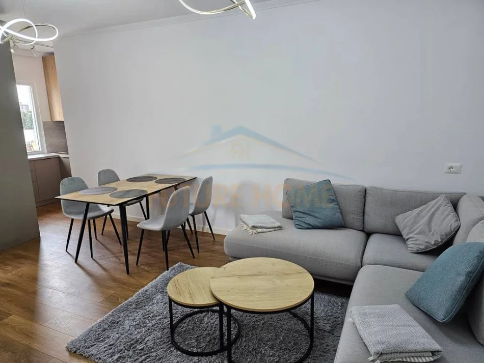 Tirane, jepet me qera apartament 2+1 Kati 4, 90 m² 750 € (Rruga e Dibres)