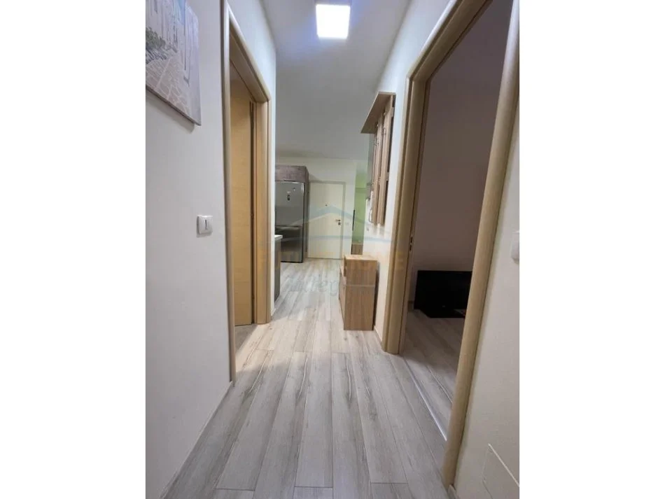 Tirane, jepet me qera apartament 2+1 Kati 4, 85 m² 600 € 