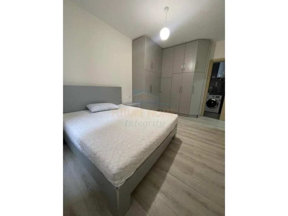 Tirane, jepet me qera apartament 2+1 Kati 4, 85 m² 600 € 