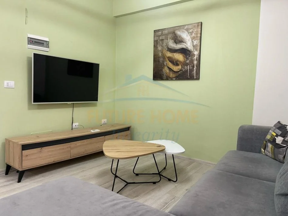 Tirane, jepet me qera apartament 2+1 Kati 4, 85 m² 600 € 