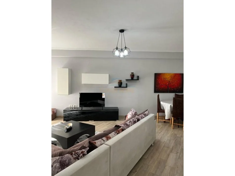Tirane, jepet me qera apartament 2+1 Kati 7, 94 m² 550 € (Astir)