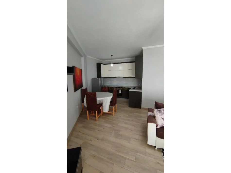 Tirane, jepet me qera apartament 2+1 Kati 7, 94 m² 550 € (Astir)