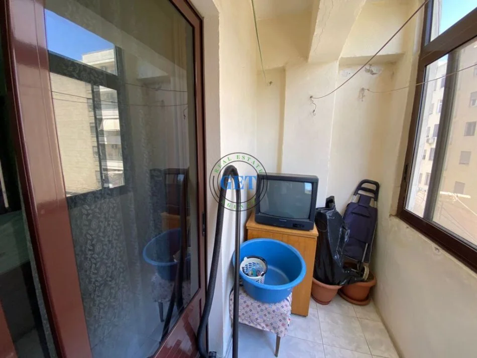 Durres, jepet me qera apartament 2+1 Kati 3, 80 m² 400 € (Qender , Durres)