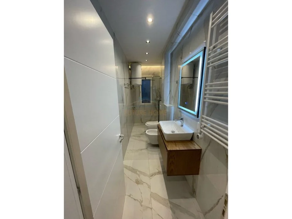 Tirane, jepet me qera apartament 2+1+Ballkon Kati 6, 111 m² 1.300 € (Kodra e Diellit)