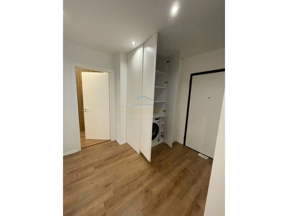 Tirane, jepet me qera apartament 2+1+Ballkon Kati 6, 111 m² 1.300 € (Kodra e Diellit)