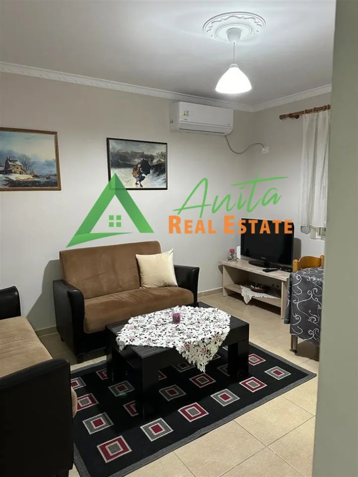 Tirane, jepet me qera apartament 2+1+Ballkon Kati 2, 70 m² 600 € (Rruga e Durresit)