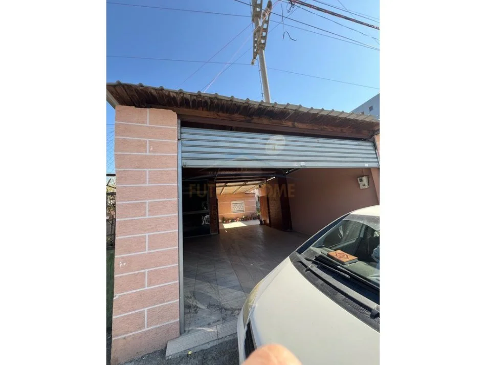 Durres, jepet me qera shtepi 2+1 Kati 0, 512 m² 700 € (kenet)