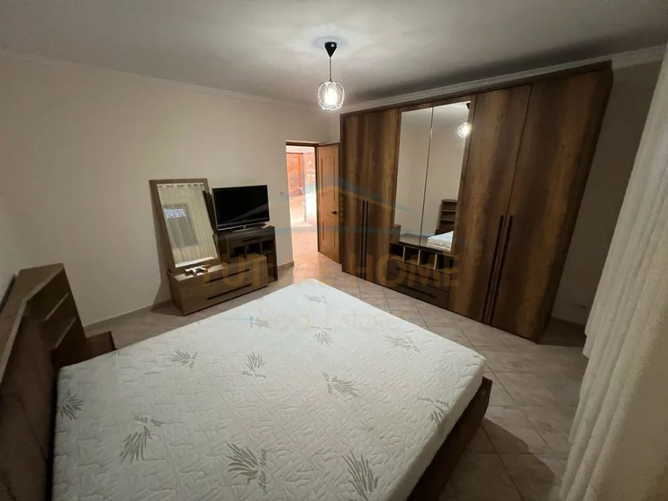 Durres, jepet me qera shtepi 2+1 Kati 0, 512 m² 700 € (kenet)