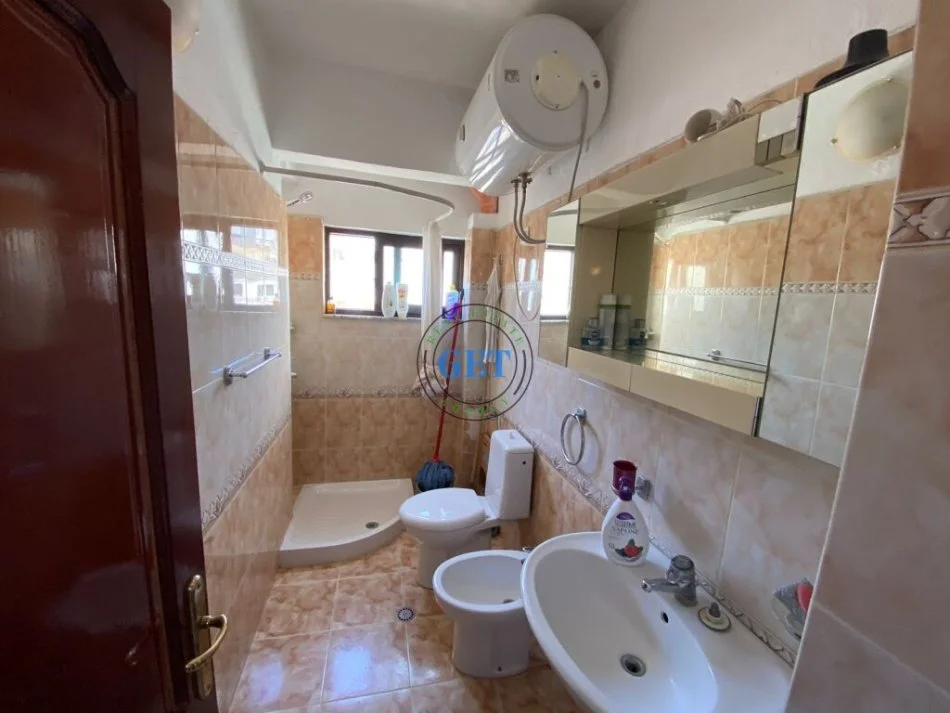 Durres, jepet me qera apartament 2+1 Kati 3, 80 m² 400 € (Qender , Durres)