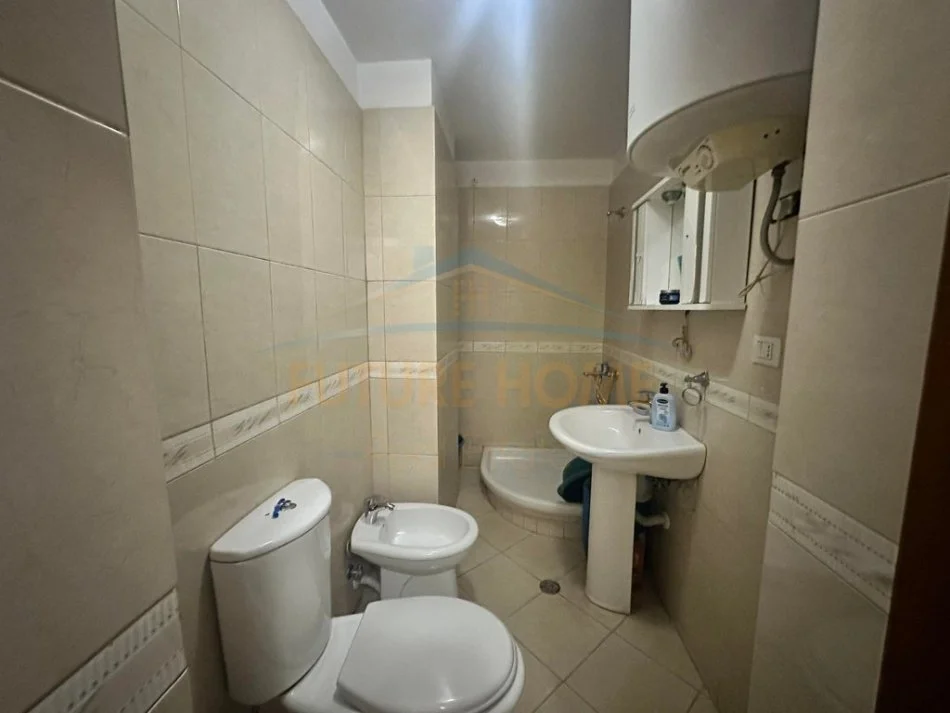 Tirane, jap me qera apartament 1+1 Kati 7, 69 m² 450 € (UNAZA E RE)