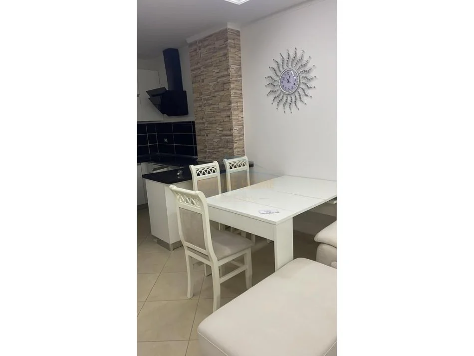 Durres, shitet apartament 2+1 Kati 10, 100 m² 110.000 € (Stacioni i Trenit, Durres)