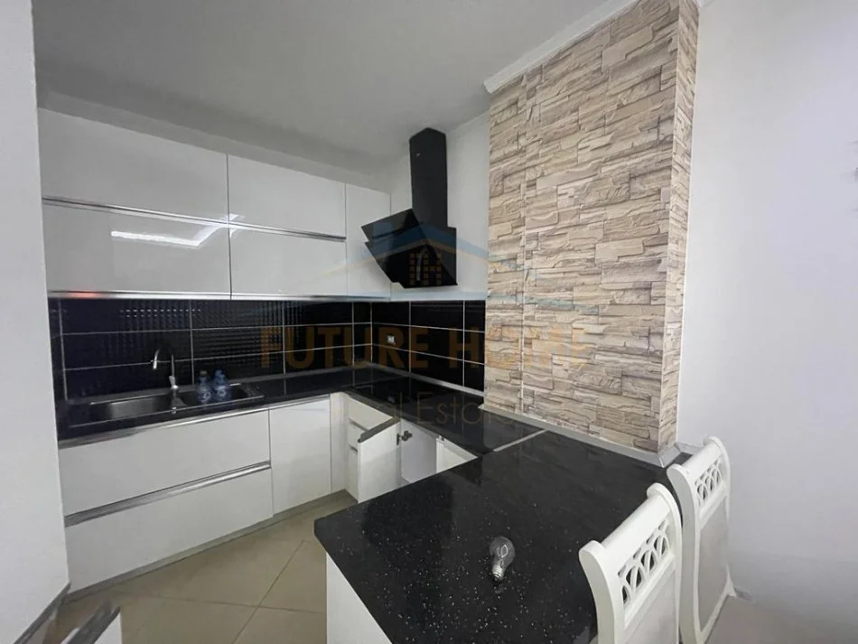 Durres, shitet apartament 2+1 Kati 10, 100 m² 110.000 € (Stacioni i Trenit, Durres)