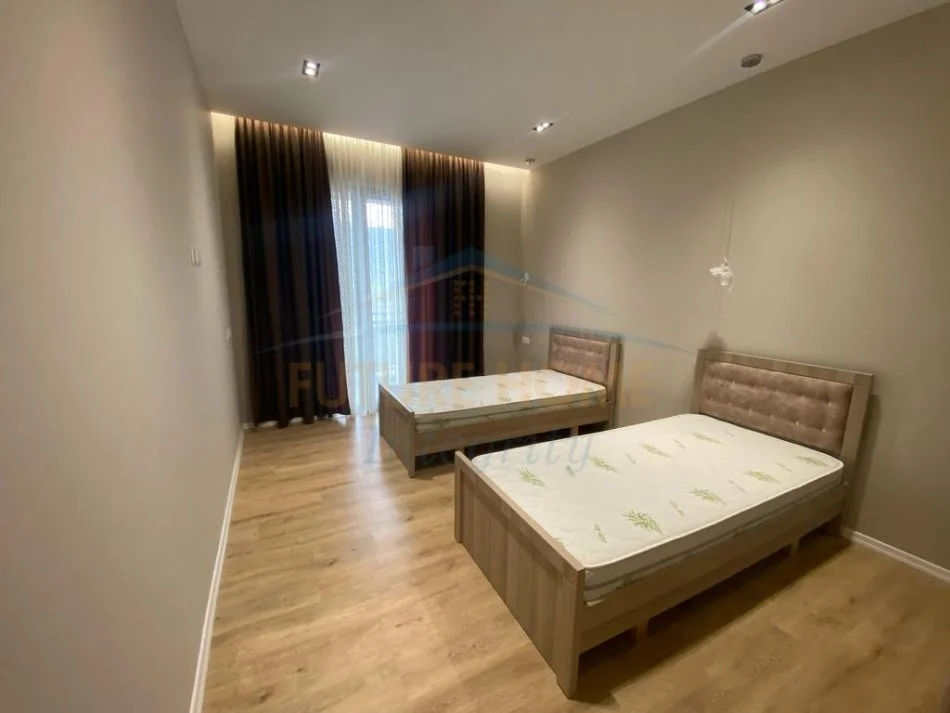 Tirane, jepet me qera apartament 2+1+Ballkon Kati 9, 114 m² 700 € (Farmacia 10)
