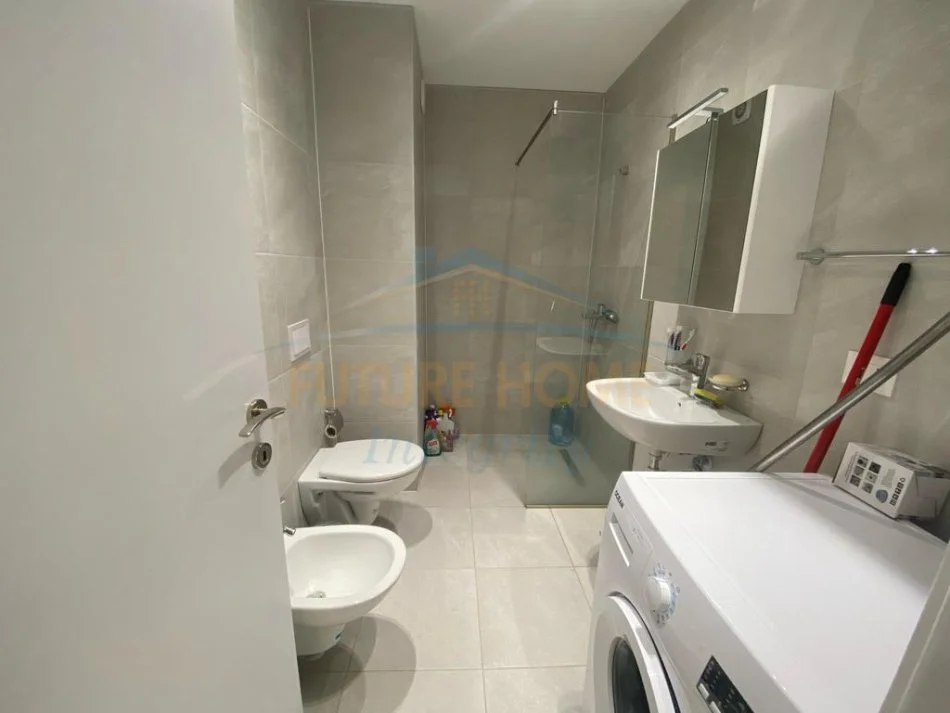 Tirane, jepet me qera apartament 2+1+Ballkon Kati 9, 114 m² 700 € (Farmacia 10)