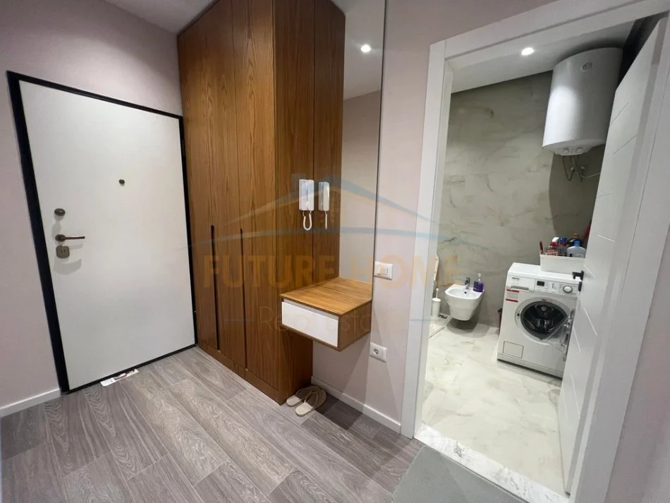 Tirane, jepet me qera apartament 1+1+Ballkon Kati 1, 70 m² 700 € (Selite)