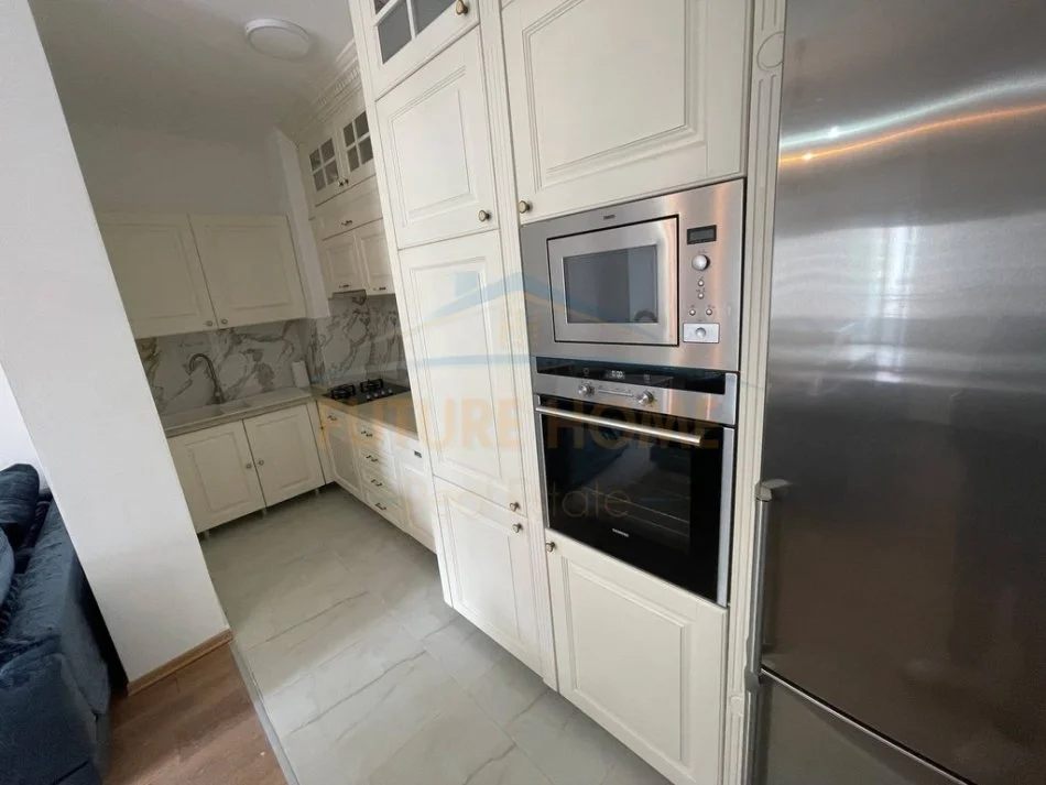 Tirane, jepet me qera apartament 2+1+Ballkon Kati 2, 90 m² 350 € (Astir)