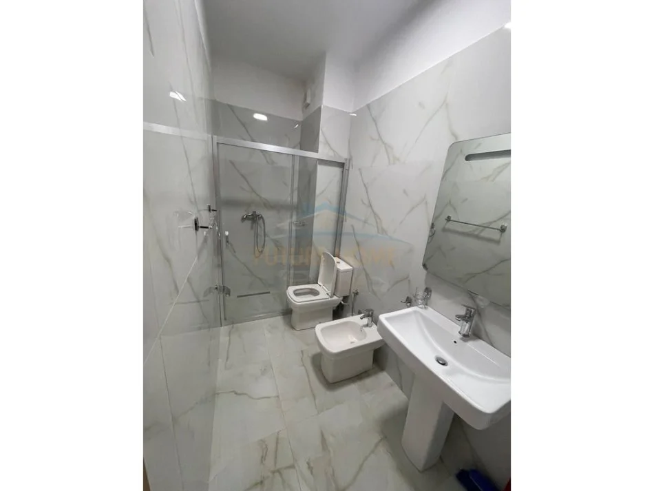 Tirane, jepet me qera apartament 2+1+Ballkon Kati 2, 90 m² 350 € (Astir)