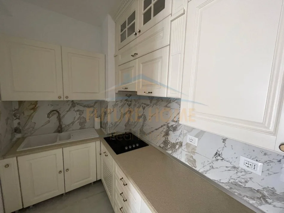 Tirane, jepet me qera apartament 2+1+Ballkon Kati 2, 90 m² 350 € (Astir)