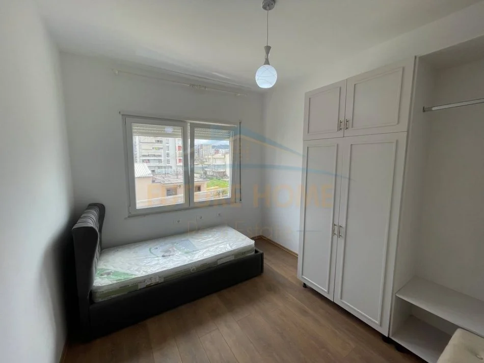 Tirane, jepet me qera apartament 2+1+Ballkon Kati 2, 90 m² 350 € (Astir)