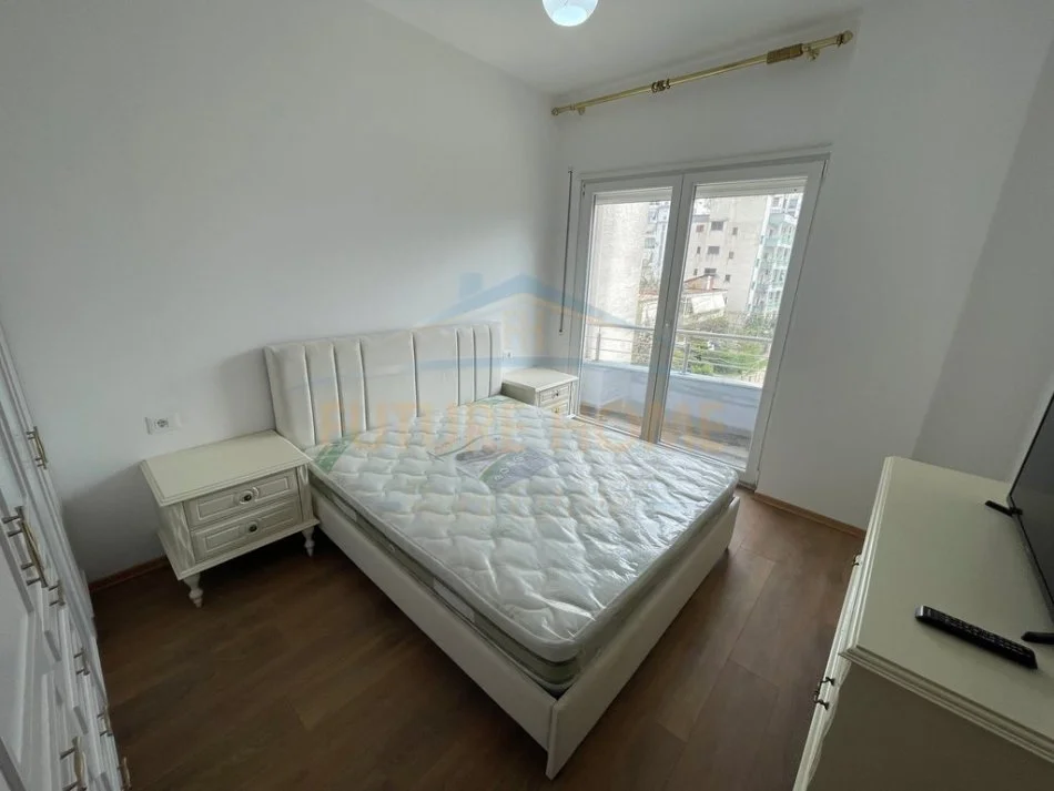 Tirane, jepet me qera apartament 2+1+Ballkon Kati 2, 90 m² 350 € (Astir)
