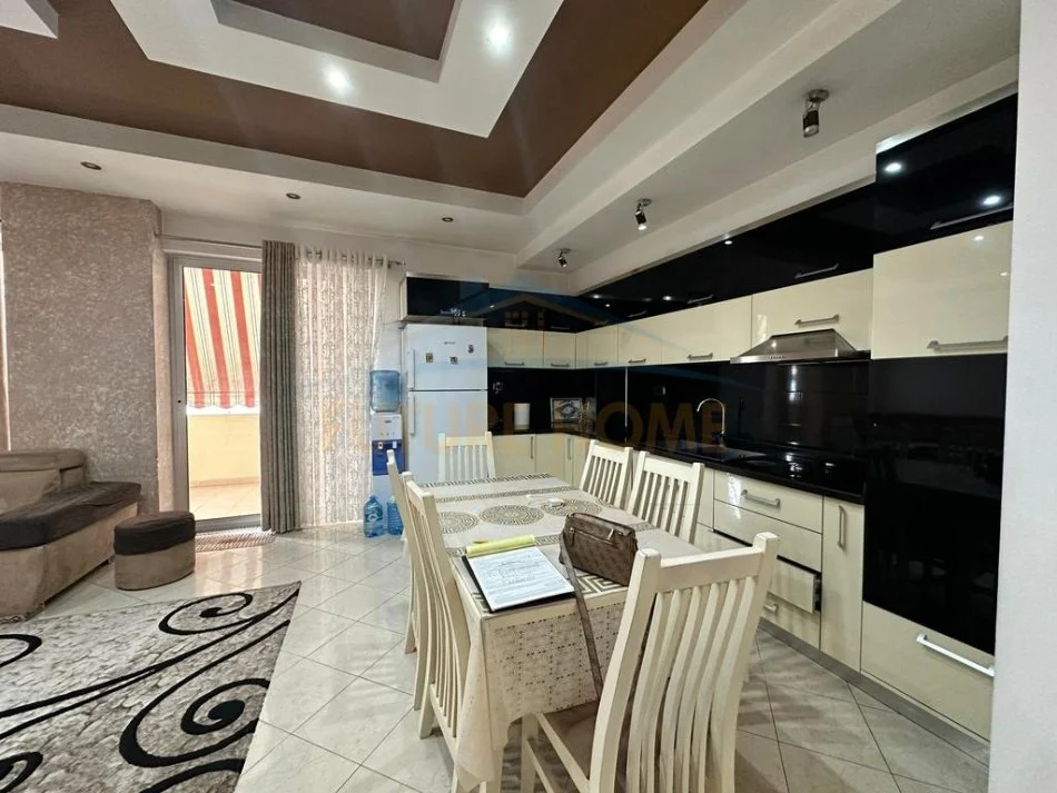 Tirane, shitet apartament 2+1 Kati 2, 142 m² 120.000 € (Kamez)