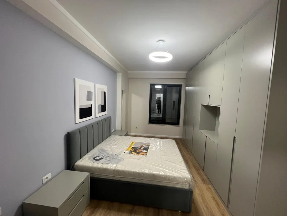 Tirane, jepet me qera apartament 2+1 Kati 3, 112 m² 700 € (Stacioni i trenit)
