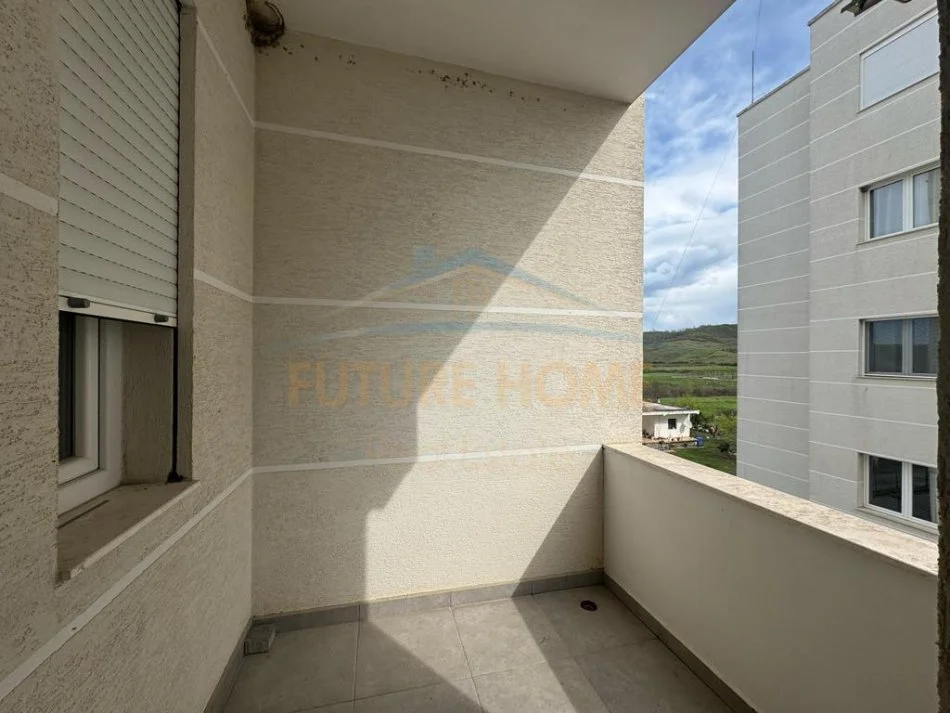 Durres, shitet apartament 1+1 Kati 3, 82 m² 80.000 € (GJIRI I LALEZIT)