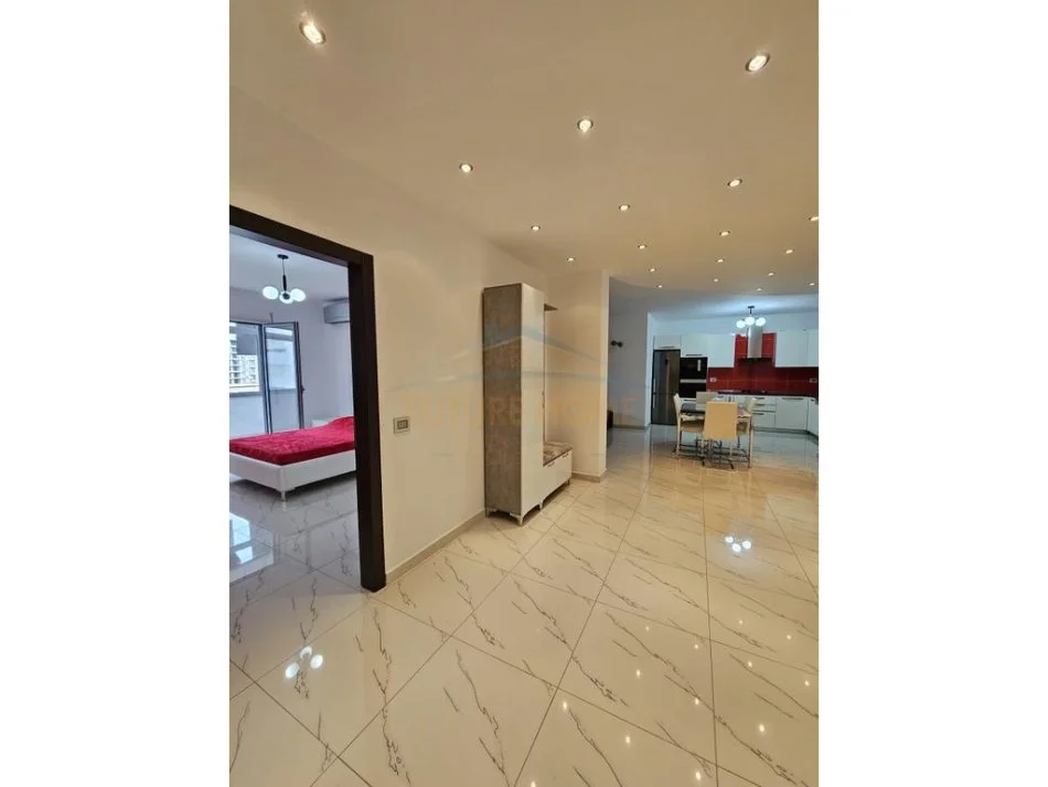 Durres, jepet me qera apartament 2+1+Ballkon , 113 m² 550 € (sotir noka)