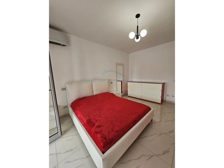 Durres, jepet me qera apartament 2+1+Ballkon , 113 m² 550 € (sotir noka)