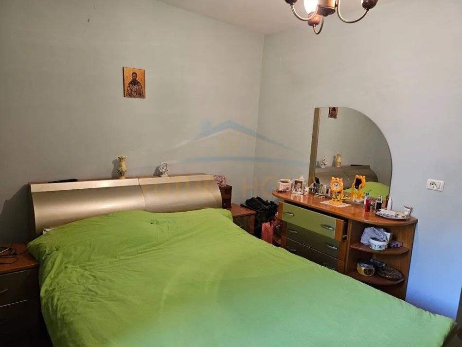 Tirane, shitet apartament 3+1+Ballkon Kati 3, 93 m² 185.000 € (Rruga Muhamet Gjollesha)