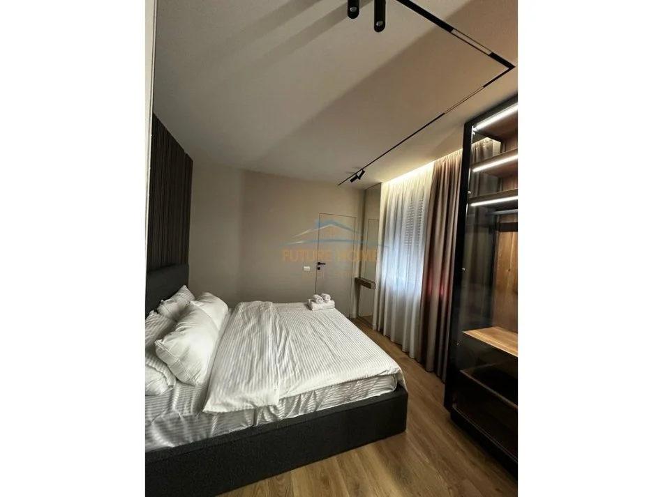 Tirane, jepet me qera apartament 2+1 , 85 m² 900 € (Don Bosko)