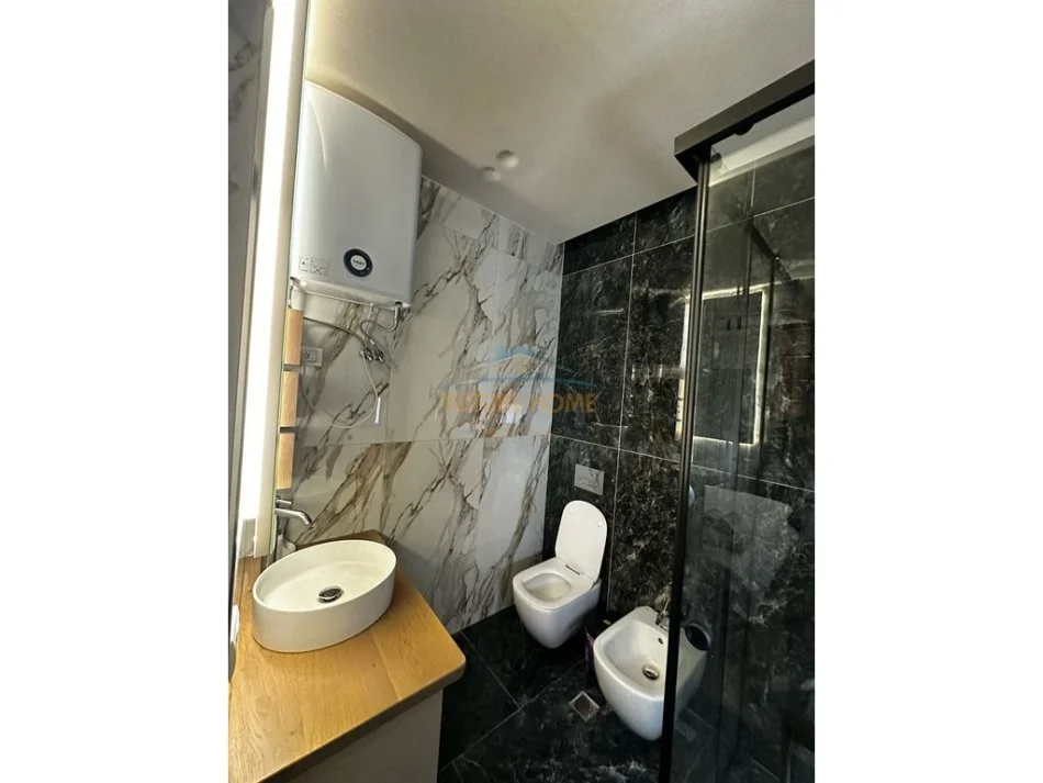 Tirane, jepet me qera apartament 2+1 Kati 2, 85 m² 900 € (Don Bosko)