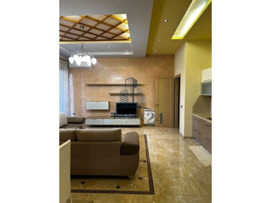 Tirane, jepet me qera apartament 2+1+Ballkon Kati 2, 110 m² 900 € (pazari i ri)