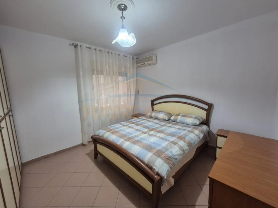 Durres, jepet me qera apartament 2+1+Aneks Kati 2, 82 m² 450 € (Ura e Dajlanit, Durres)