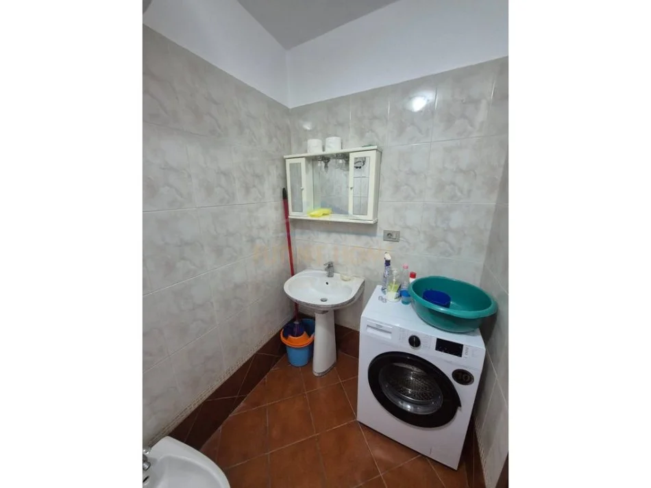 Durres, jepet me qera apartament 2+1+Aneks Kati 2, 82 m² 450 € (Ura e Dajlanit, Durres)