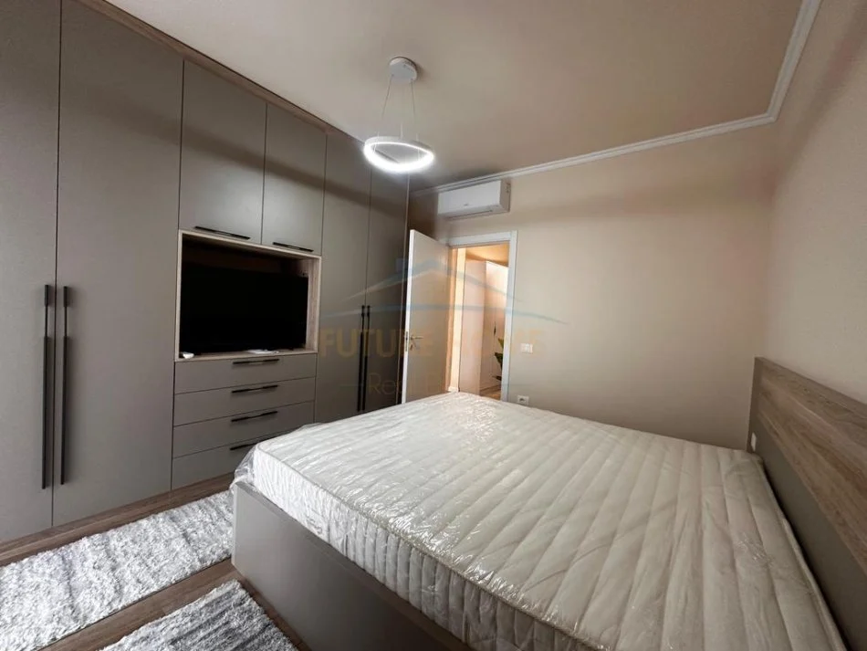 Shqiperi, jepet me qera 1+1 Kati 3, 68 m² 1.000 € (Liqeni i thate, Tirane.)