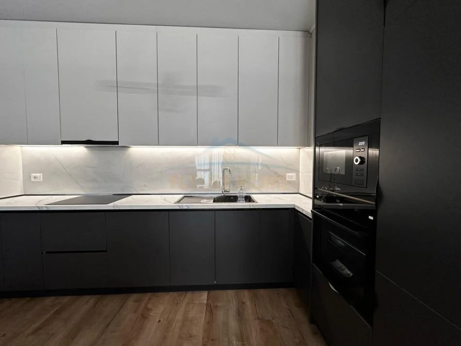 Tirane, jap me qera apartament 2+1 Kati 3, 117 m² 1.500 € (Liqeni i Thate)