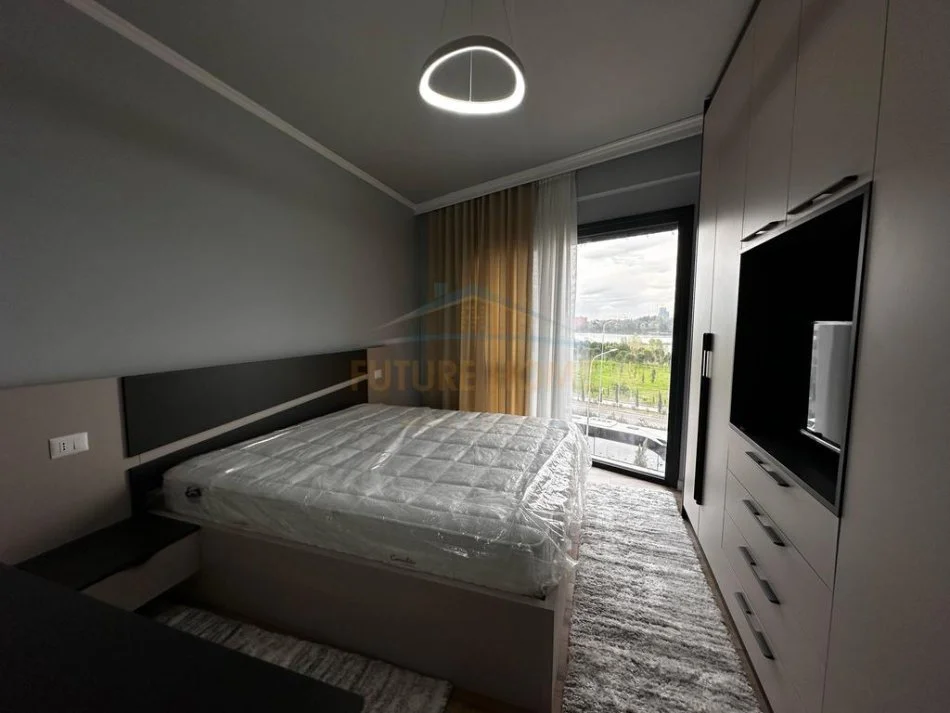 Tirane, jap me qera apartament 2+1 Kati 3, 117 m² 1.500 € (Liqeni i Thate)