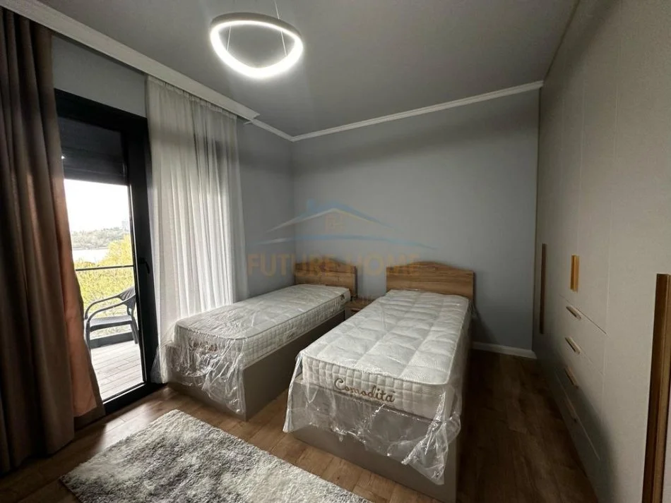 Tirane, jepet me qera apartament 2+1 Kati 3, 117 m² 1.500 € (Liqeni i Thate)