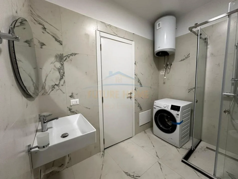 Tirane, jap me qera apartament 2+1 Kati 3, 117 m² 1.500 € (Liqeni i Thate)
