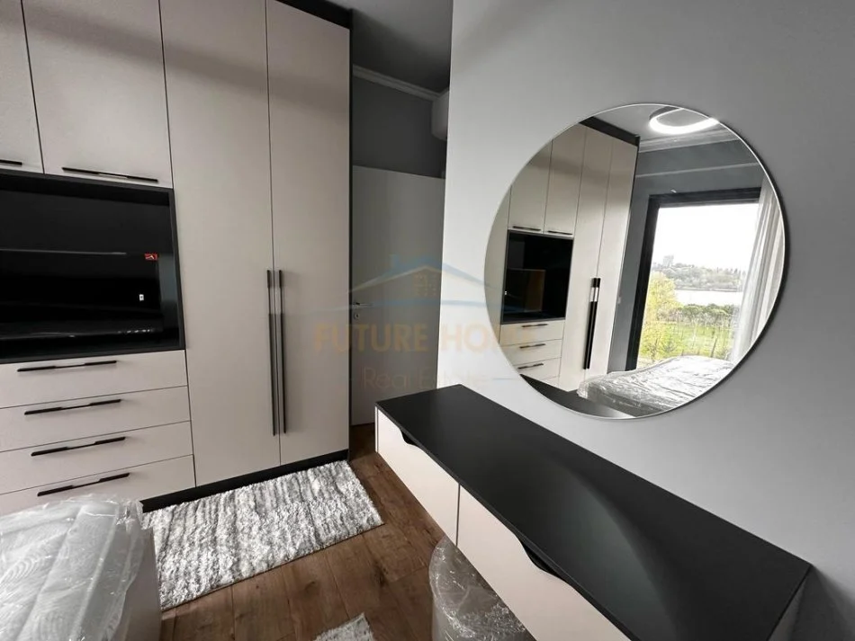 Tirane, jap me qera apartament 2+1 Kati 3, 117 m² 1.500 € (Liqeni i Thate)