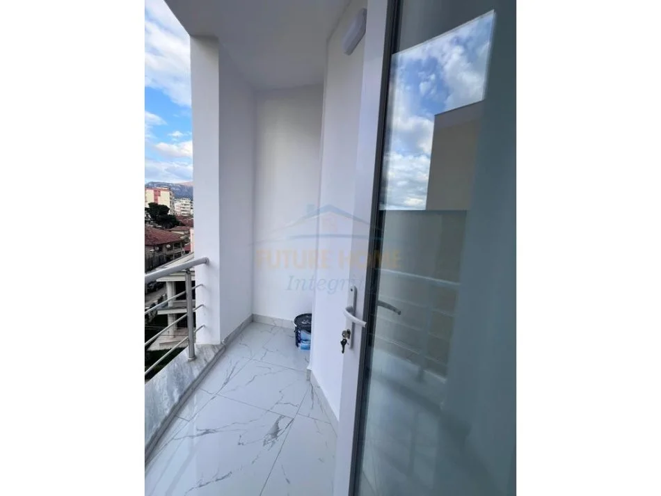 Tirane, shitet apartament 2+1 Kati 4, 78 m² 195.000 € (Pazari i Ri)