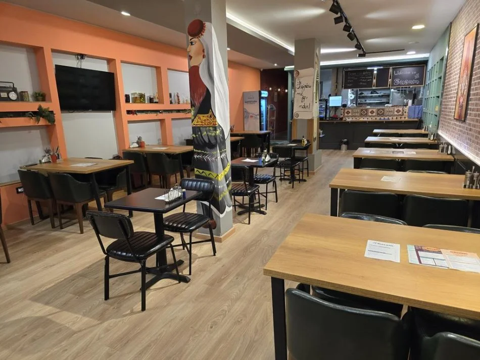 Tirane, shitet bar-resorant Kati 0, 165 m² (Rruga e Kavajes)