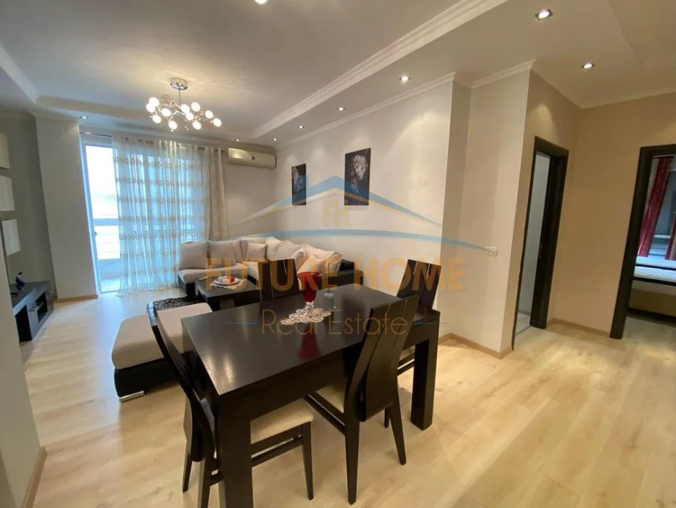 Tirane, jepet me qera apartament 2+1 Kati 4, 100 m² 600 € 