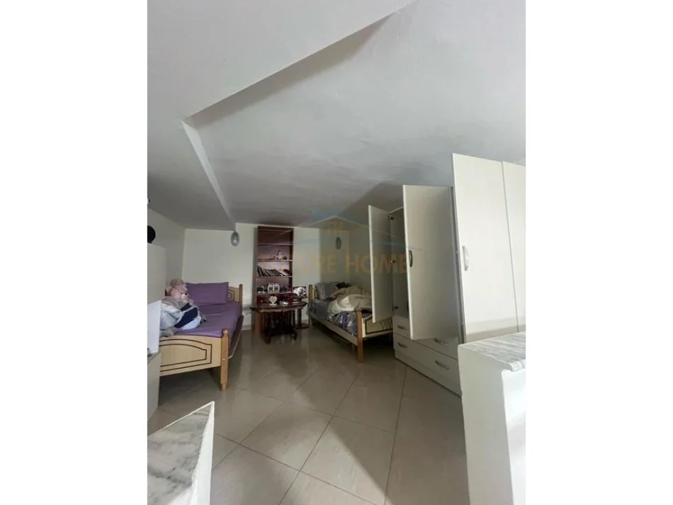 Tirane, jepet me qera apartament duplex 1+1 Kati 0, 37 m² 320 € (Duplex)